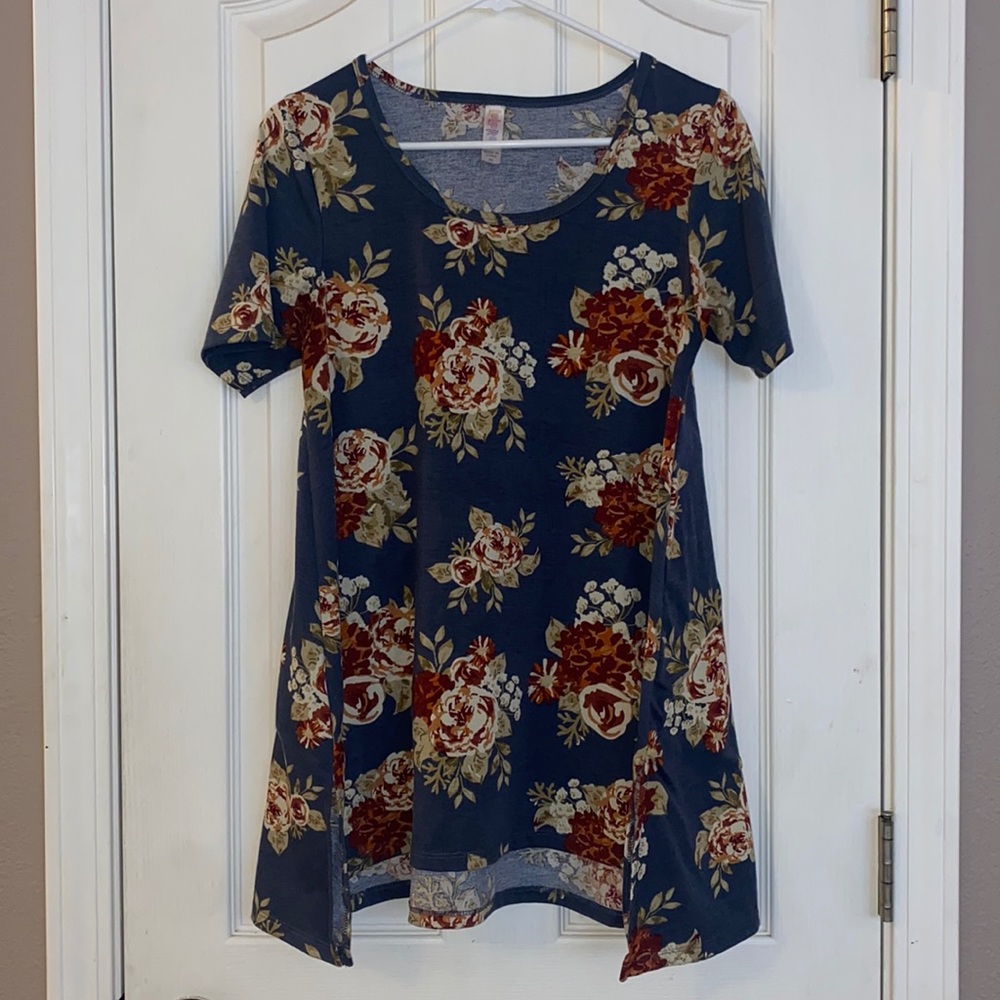 Xs perfect t LuLaRoe